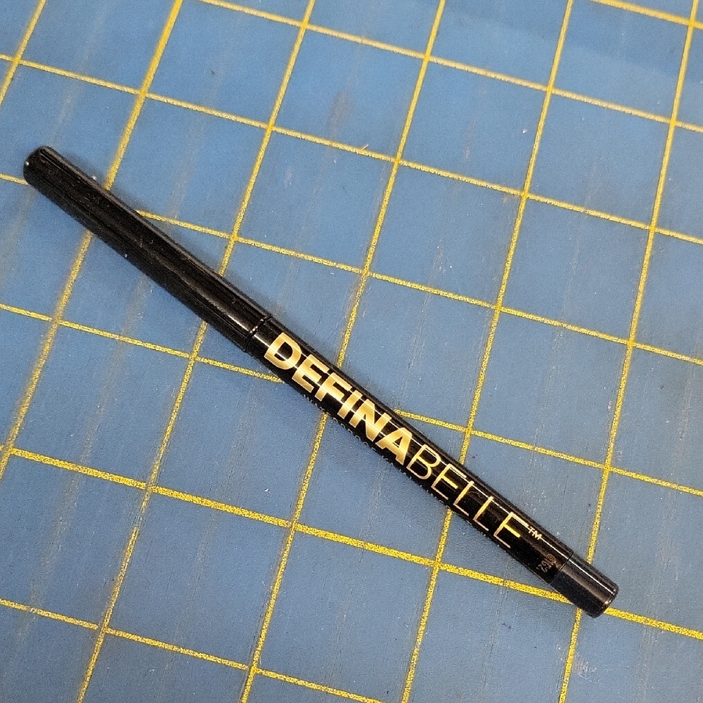 Bellebeauty Kim Gravel DefinaBelle Black Retractable Eyeliner 0.35g New Twilight